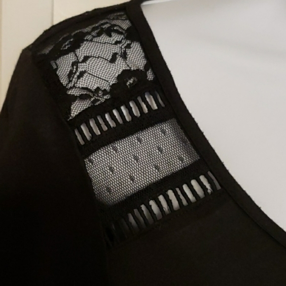 Like New Ultra Feminine Lace Panel Top - Picture 3 of 5